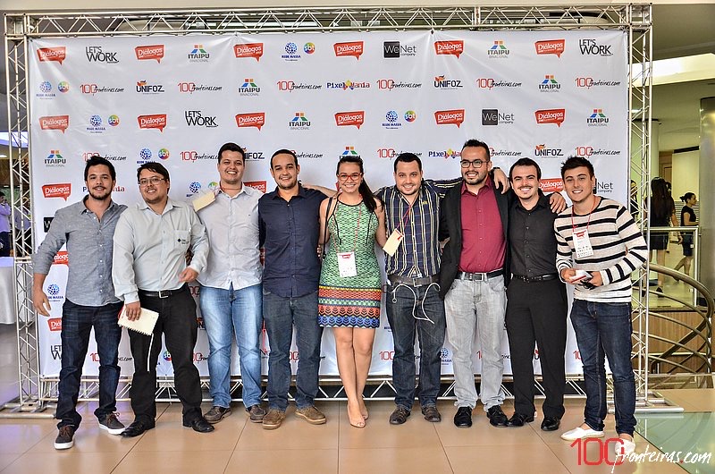 With the team, Diálogos / 100 Fronteiras